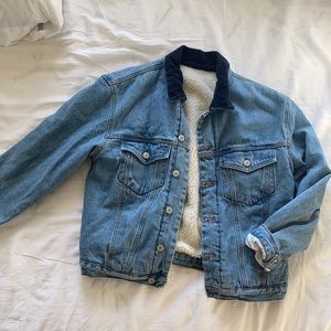 Brandy melville, size small, women’s denim jacket